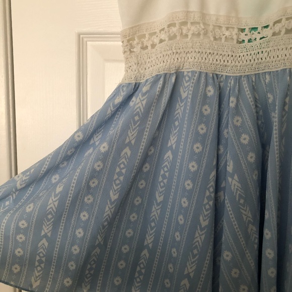 Flowy blue&white romper - Picture 4 of 4